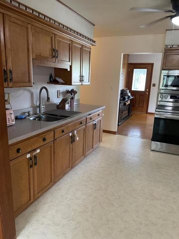 763 10th AVENUE, Grafton, WI 53024