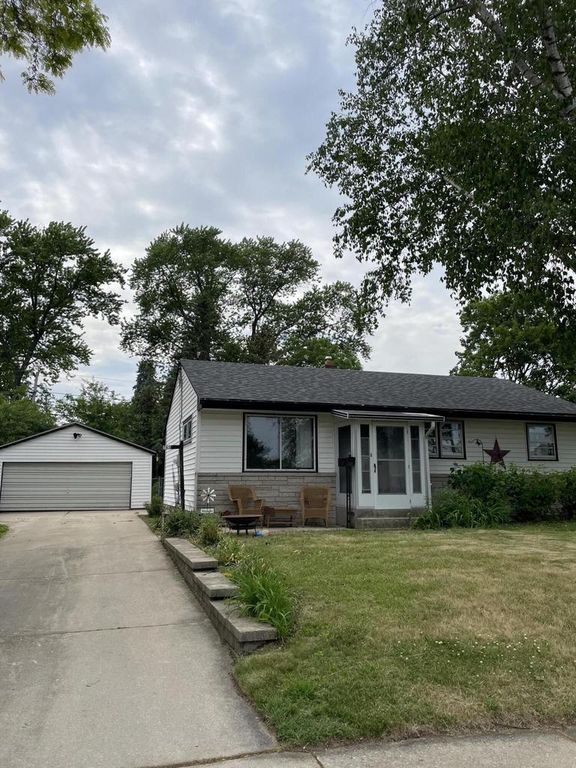 763 10th AVENUE, Grafton, WI 53024