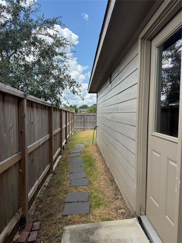 18703 Mercer Falls Drive, Hockley, TX 77447
