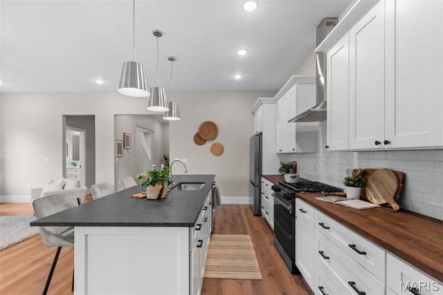 3229 Portis Avenue, St Louis, MO 63116