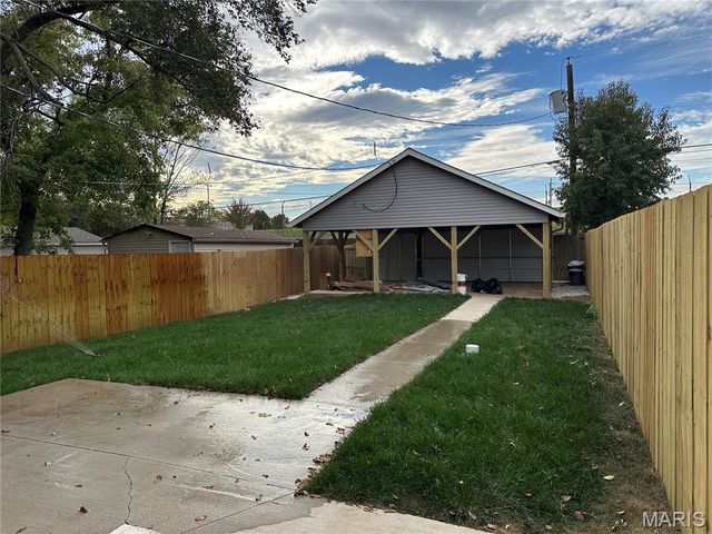 3229 Portis Avenue, St Louis, MO 63116