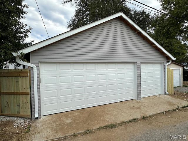 3229 Portis Avenue, St Louis, MO 63116