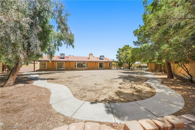 5555 Palmyra Avenue, Las Vegas, NV 89146