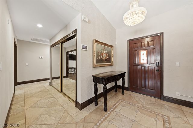 5555 Palmyra Avenue, Las Vegas, NV 89146