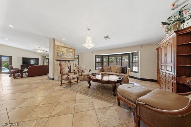5555 Palmyra Avenue, Las Vegas, NV 89146