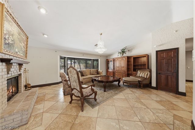 5555 Palmyra Avenue, Las Vegas, NV 89146
