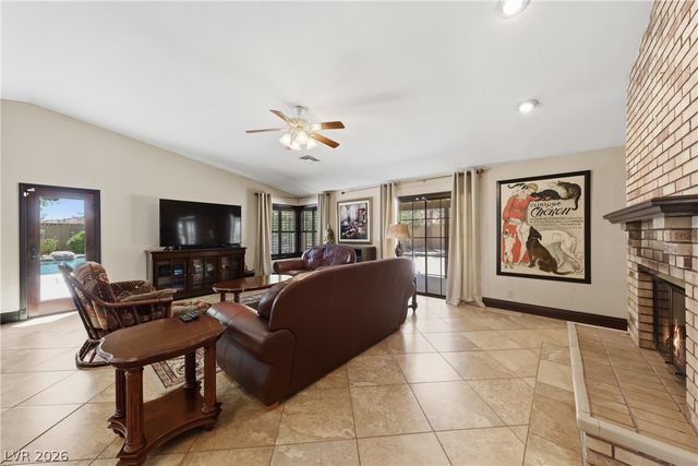 5555 Palmyra Avenue, Las Vegas, NV 89146