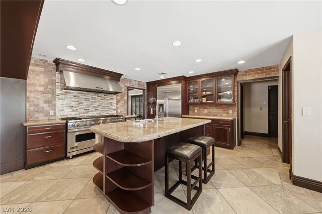 5555 Palmyra Avenue, Las Vegas, NV 89146