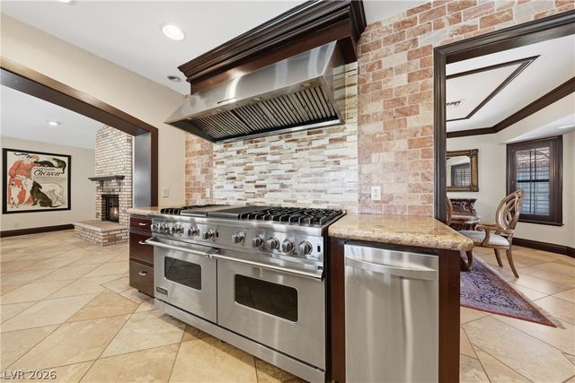 5555 Palmyra Avenue, Las Vegas, NV 89146