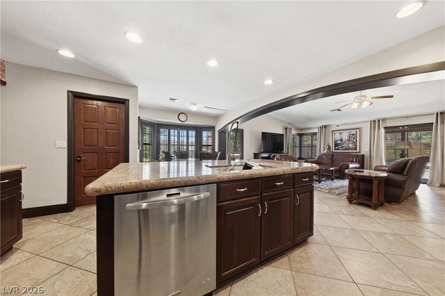 5555 Palmyra Avenue, Las Vegas, NV 89146