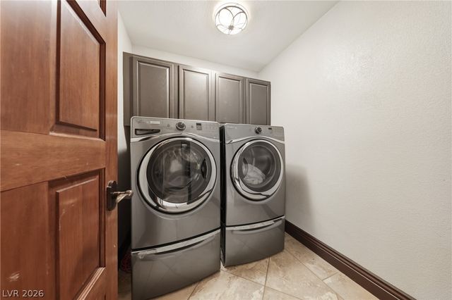 5555 Palmyra Avenue, Las Vegas, NV 89146