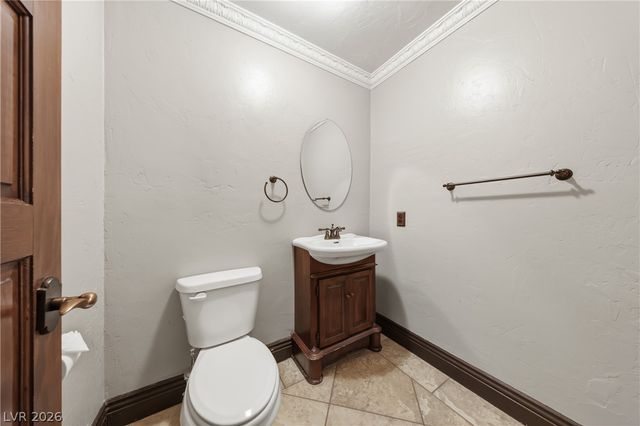 5555 Palmyra Avenue, Las Vegas, NV 89146