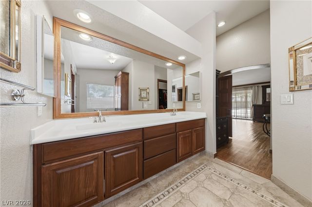 5555 Palmyra Avenue, Las Vegas, NV 89146