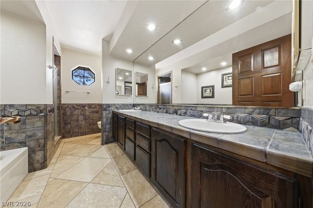 5555 Palmyra Avenue, Las Vegas, NV 89146
