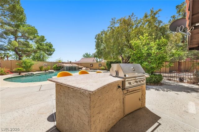 5555 Palmyra Avenue, Las Vegas, NV 89146