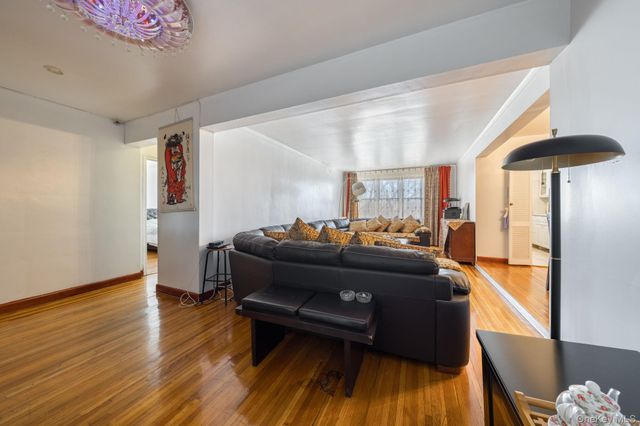 143-50 Hoover Avenue 306, Briarwood, NY 11435