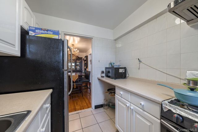 143-50 Hoover Avenue 306, Briarwood, NY 11435