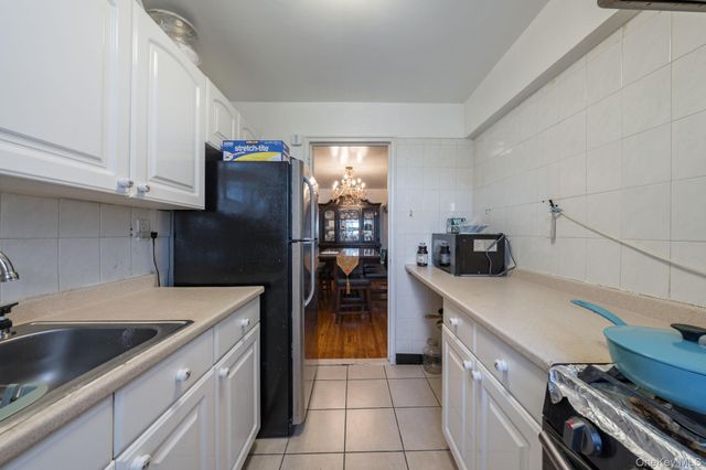 143-50 Hoover Avenue 306, Briarwood, NY 11435