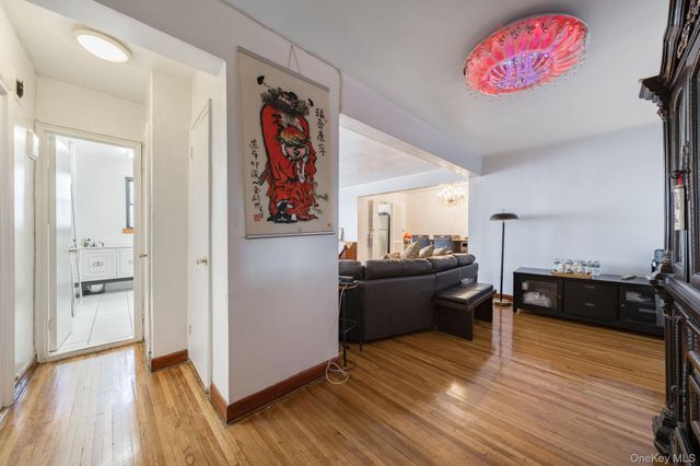 143-50 Hoover Avenue 306, Briarwood, NY 11435