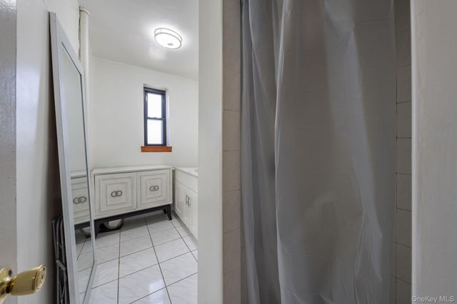 143-50 Hoover Avenue 306, Briarwood, NY 11435