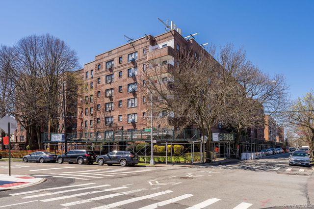 143-50 Hoover Avenue 306, Briarwood, NY 11435