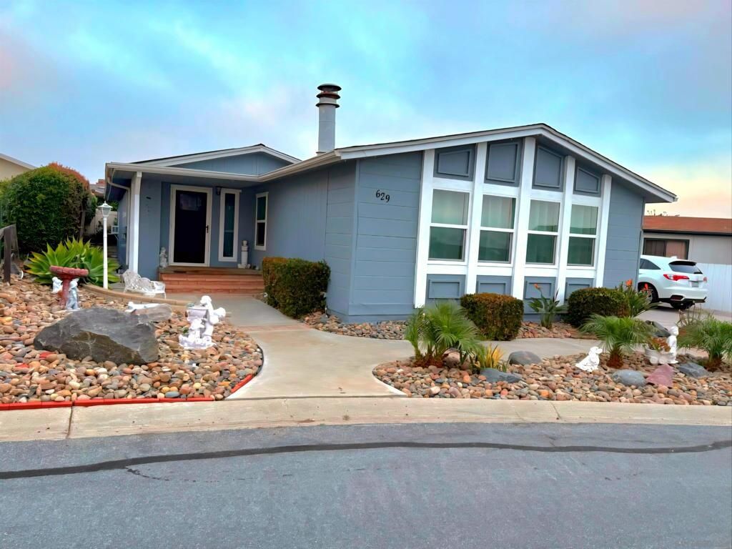 629 Via Santiago, Vista, CA 92081