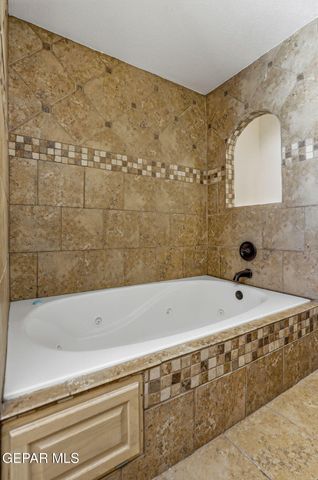 7400 Big Bend Drive, El Paso, TX 79904