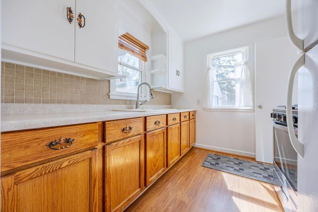 125 Ridgewood Drive, Hopkins, MN 55343