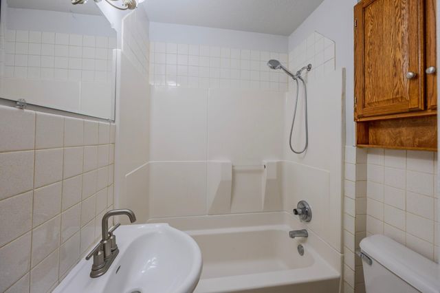 125 Ridgewood Drive, Hopkins, MN 55343