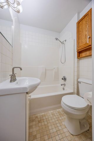 125 Ridgewood Drive, Hopkins, MN 55343