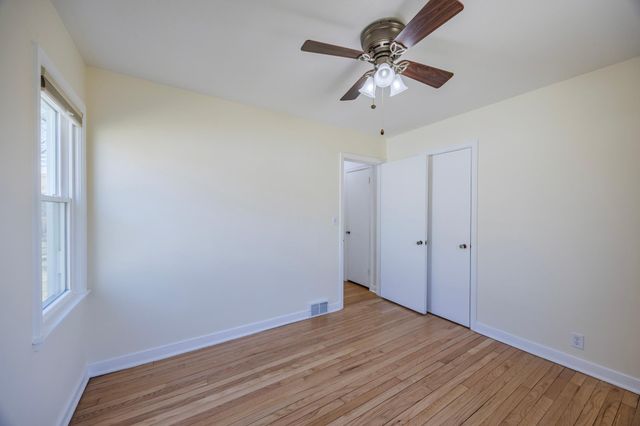 125 Ridgewood Drive, Hopkins, MN 55343