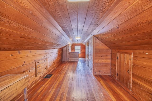 125 Ridgewood Drive, Hopkins, MN 55343