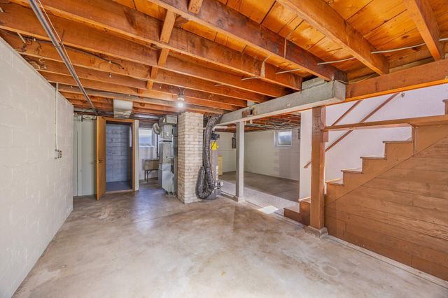 125 Ridgewood Drive, Hopkins, MN 55343