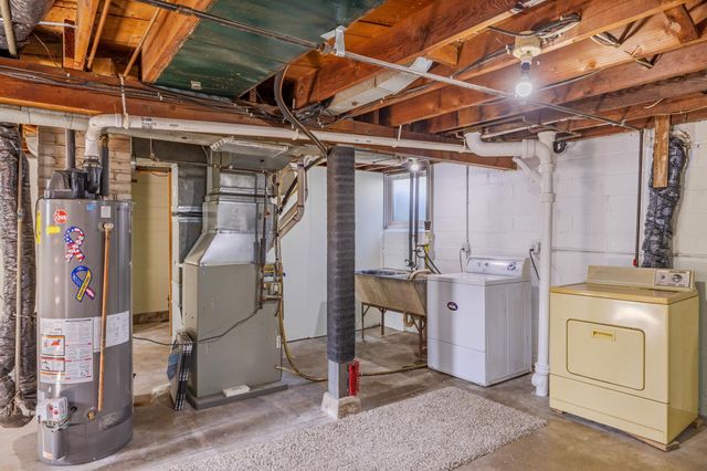 125 Ridgewood Drive, Hopkins, MN 55343