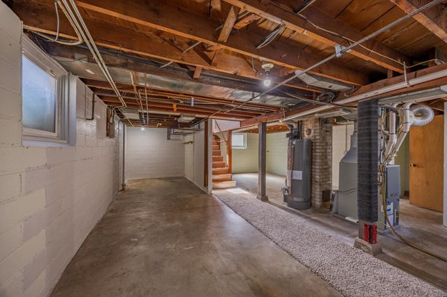 125 Ridgewood Drive, Hopkins, MN 55343