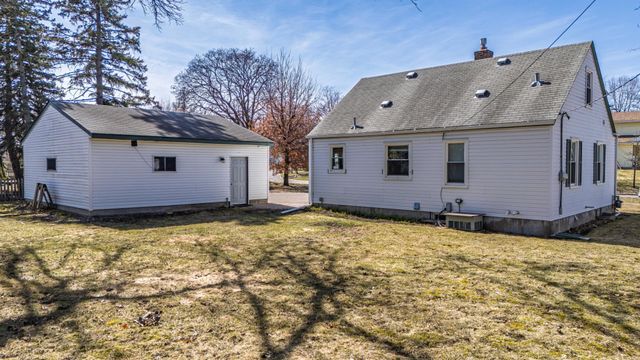 125 Ridgewood Drive, Hopkins, MN 55343