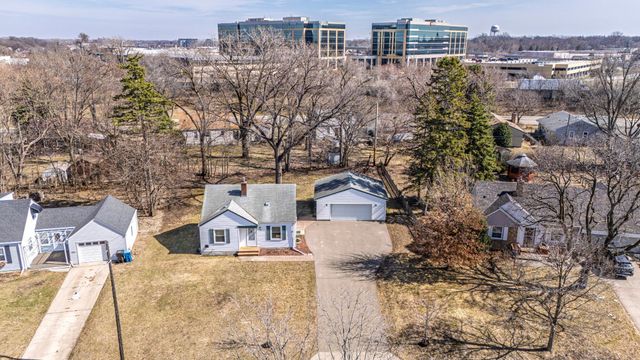 125 Ridgewood Drive, Hopkins, MN 55343