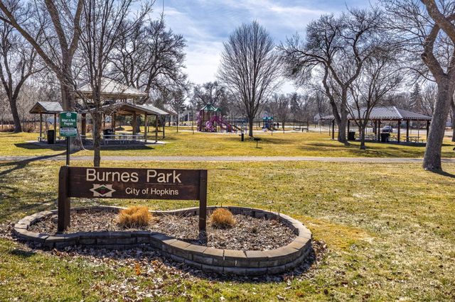 125 Ridgewood Drive, Hopkins, MN 55343