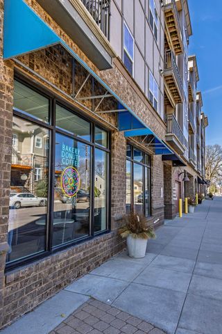 125 Ridgewood Drive, Hopkins, MN 55343