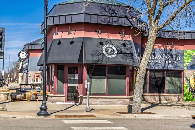 125 Ridgewood Drive, Hopkins, MN 55343