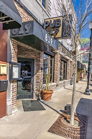 125 Ridgewood Drive, Hopkins, MN 55343