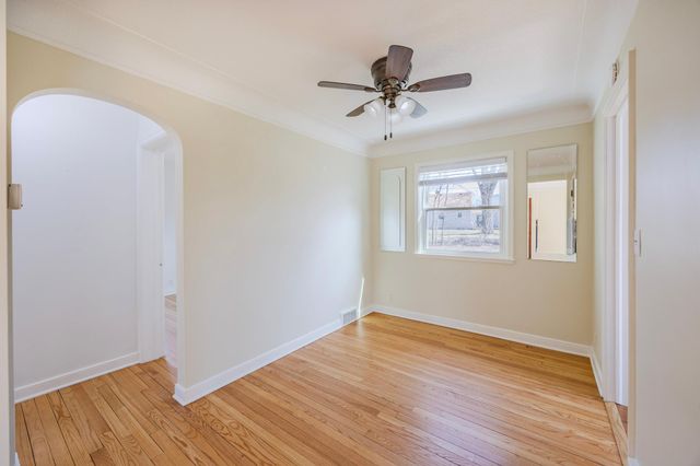 125 Ridgewood Drive, Hopkins, MN 55343