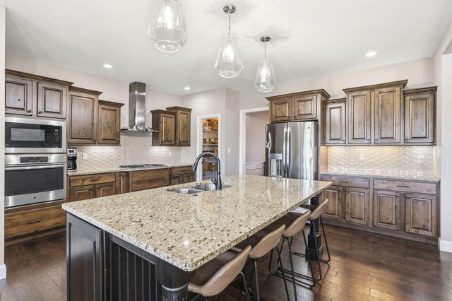 6410 SHALLOW RIVER DR, Columbia, MO 65201