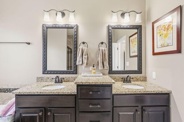 6410 SHALLOW RIVER DR, Columbia, MO 65201