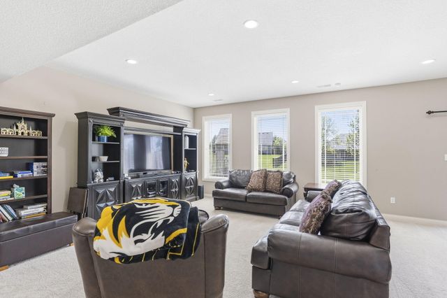 6410 SHALLOW RIVER DR, Columbia, MO 65201