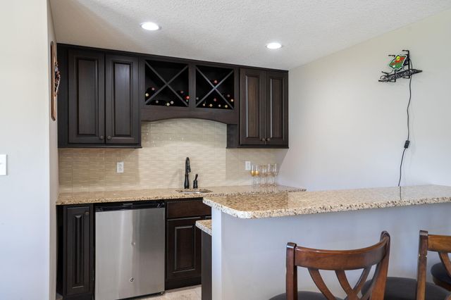 6410 SHALLOW RIVER DR, Columbia, MO 65201