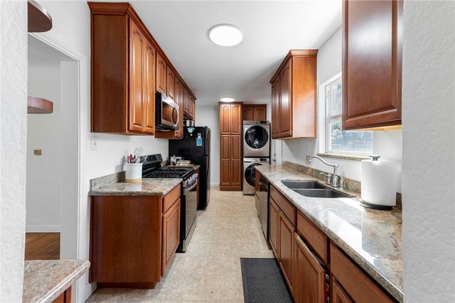 6724 Gardenia, Long Beach, CA 90805