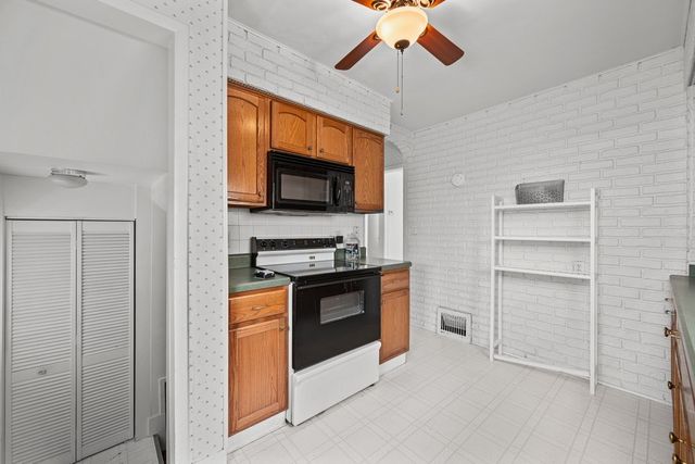 2922 9th Street, Rock Island, IL 61201