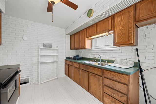 2922 9th Street, Rock Island, IL 61201