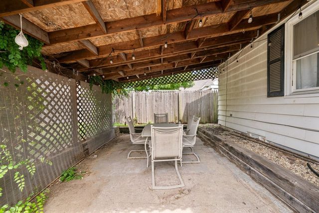 2922 9th Street, Rock Island, IL 61201